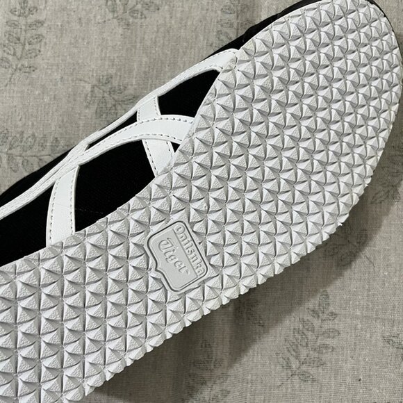 Onitsuka Tiger By Asics Black Canvas Laceless Shoes - Picture 6 of 6